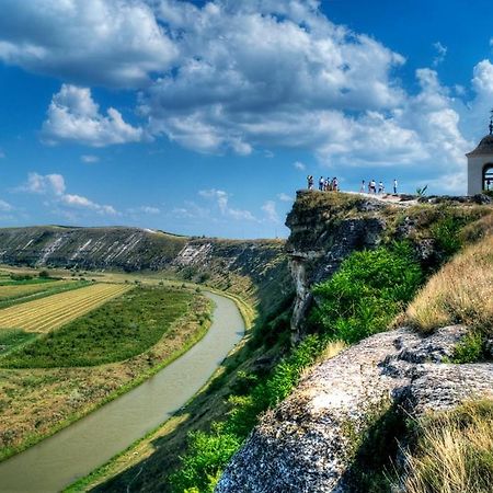 Mesogios Hotel Кишинев Екстериор снимка
