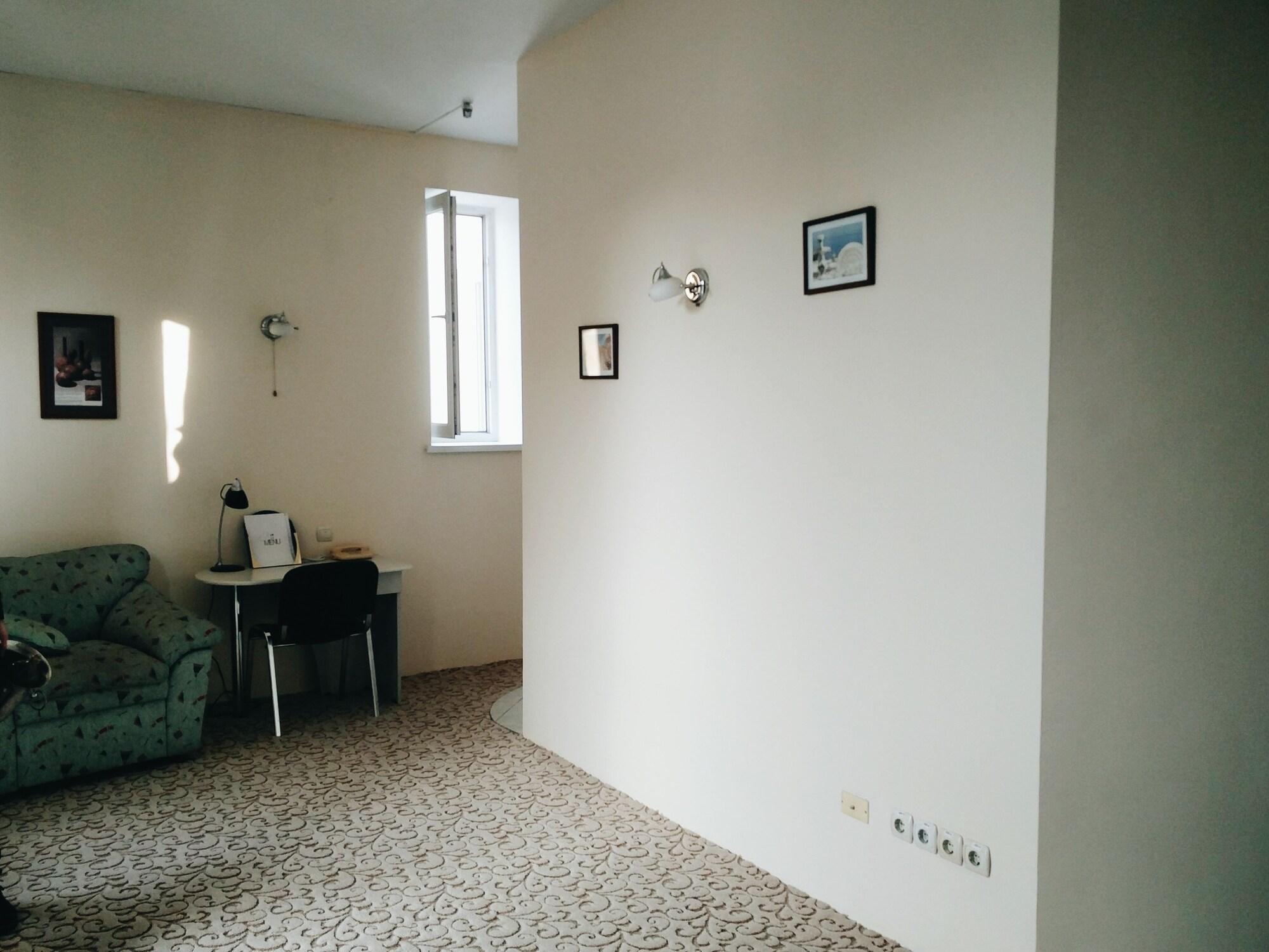 Mesogios Hotel Кишинев Екстериор снимка