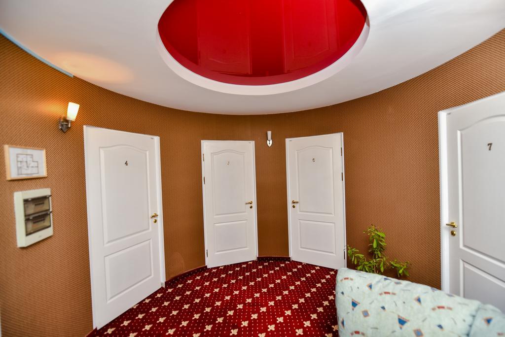 Mesogios Hotel Кишинев Екстериор снимка