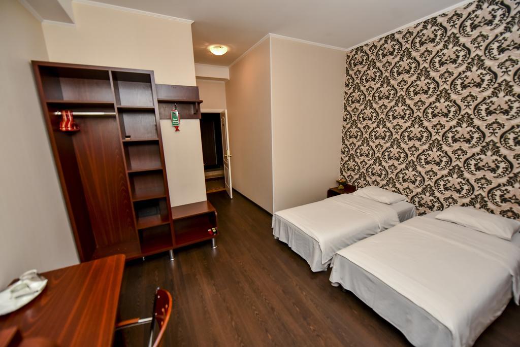 Mesogios Hotel Кишинев Екстериор снимка