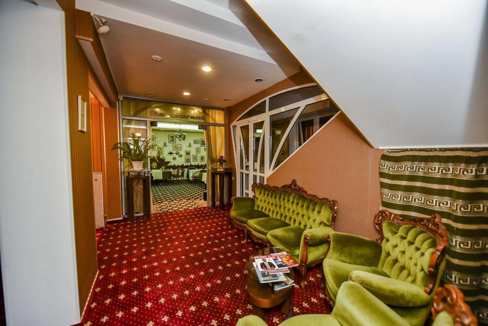 Mesogios Hotel Кишинев Екстериор снимка